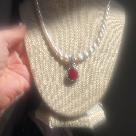 Tear drop ruby pendant in sterling silver - Picture 4 of 6